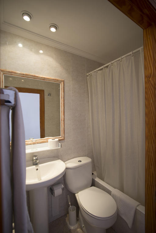Hostal Sa Rota Santa Eularia des Riu Cameră foto